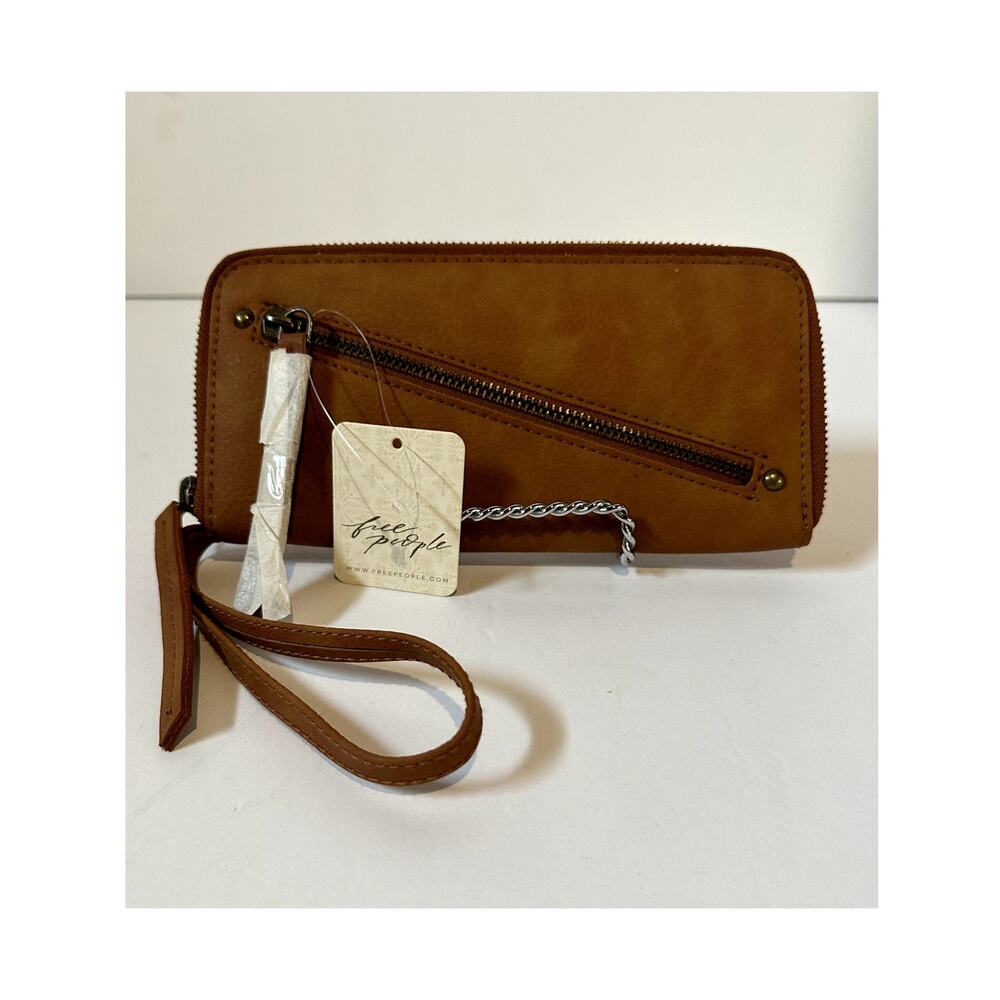 Free People NWT Women's Wallet/Wristlet Brown